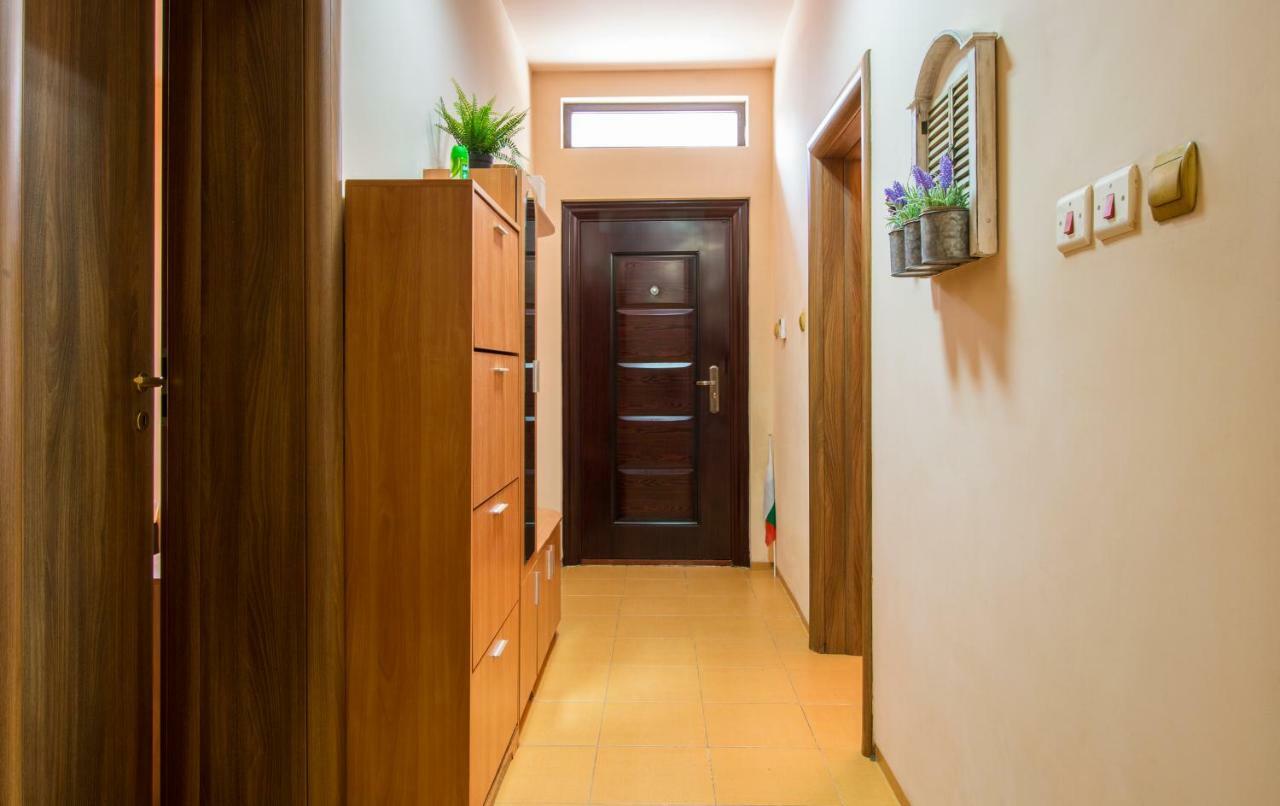 The Rocky House - Central & Private 2Bdr By Flat Mаnager Plovdiv Exterior photo